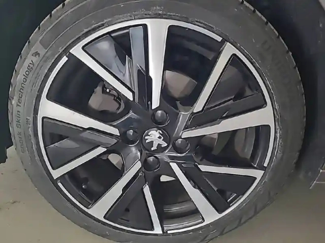 Peugeot 208 puretech 100 s&amp;s bvm6 — photo 3