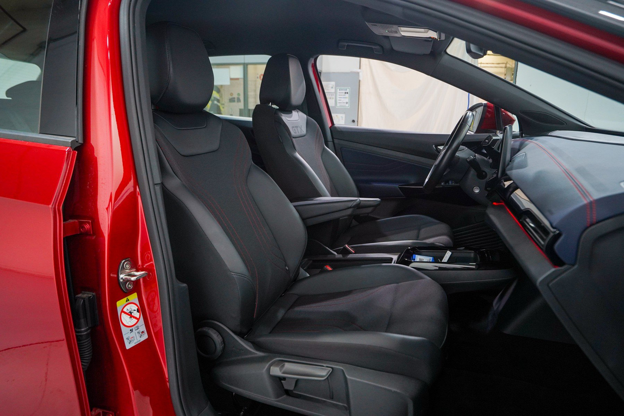 Volkswagen ID.4 — photo 14