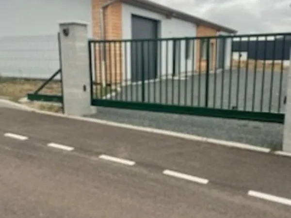 Local d'activité 188 m²