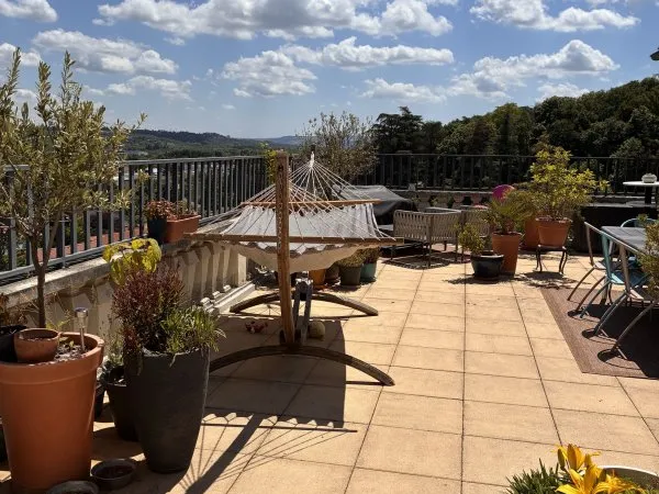 Vends appartement avec jardin privatif - 197 m² - Brignais