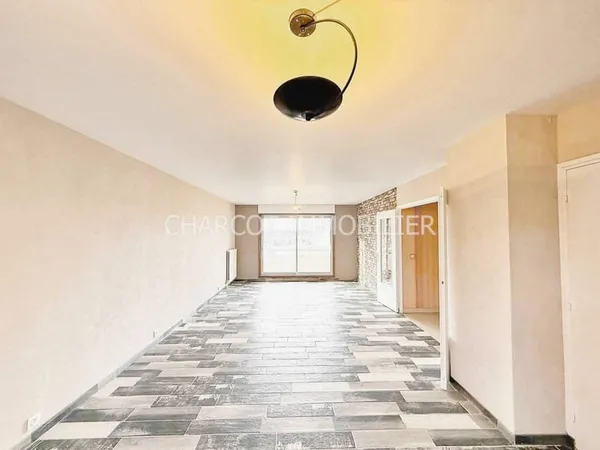 LYON 5ème - APPARTEMENT de 5 PIÈCES + CAVE (poss GARAGE BOX FERMÉ et PARKING en sus du prix)