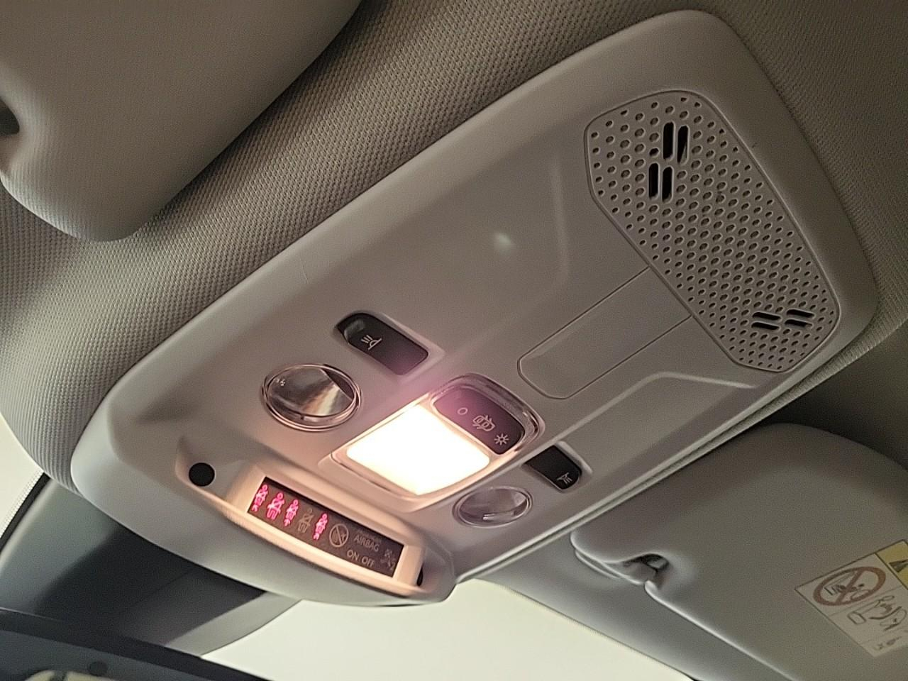 Peugeot 2008 puretech 100 s&s bvm6 style — photo 24
