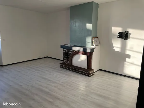 Appartement lumineux avec cachet - 1er étage - Centre-ville