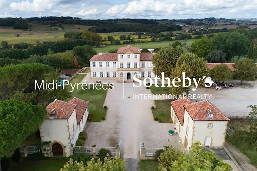 Maison 12 pièces 1200 m²