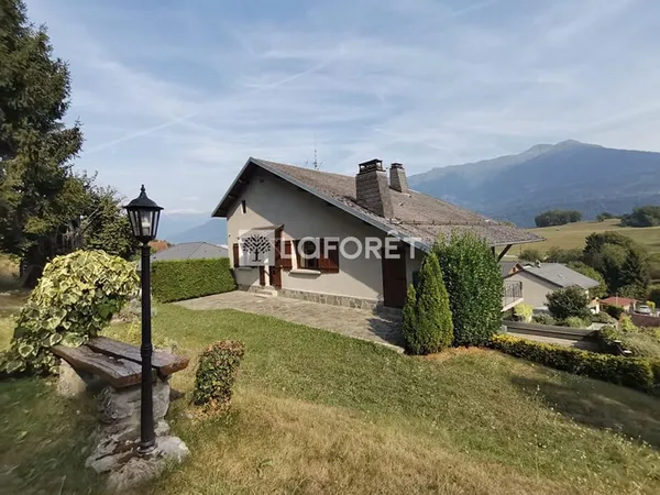 Maison à vendre à Montailleur avec vue sur la montagne
