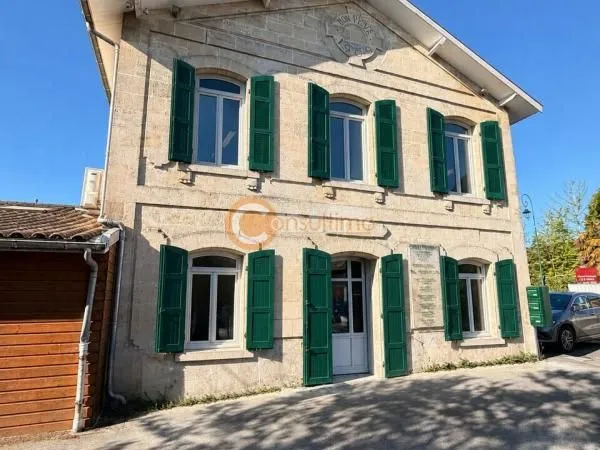 Bureau 60 m²