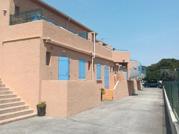 Immeuble 40 pièces 642 m²