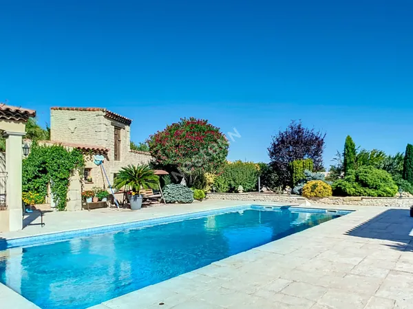 Terrain à bâtir à Gignac-la-Nerthe avec piscine - 269 000 €