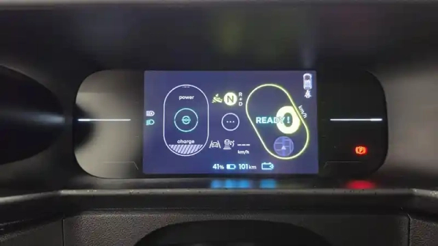 Renault Twingo e-tech electrique 80 ch autonomie urbaine — photo 16