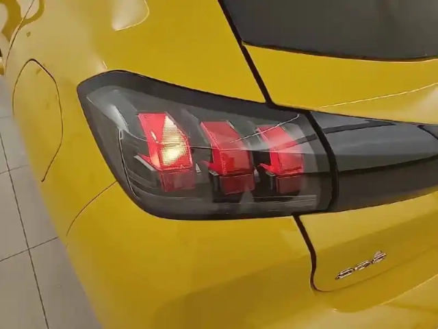 Peugeot 208 puretech 75 s&amp;s bvm5 — photo 17