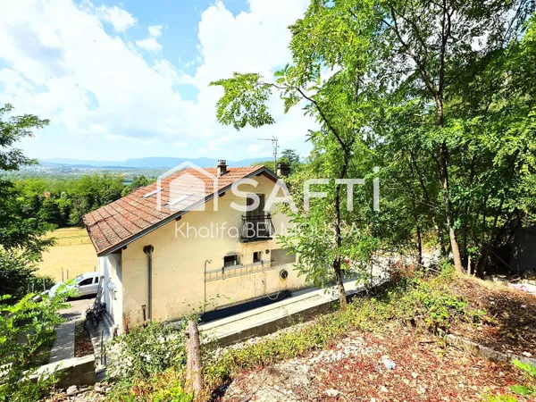 Maison de 140 m2 sur 1240 m2 au calme sur beon