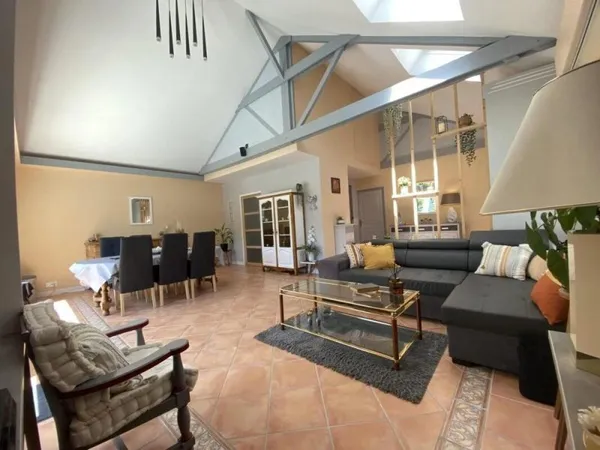 Propriété/château 8 pièces 205 m²