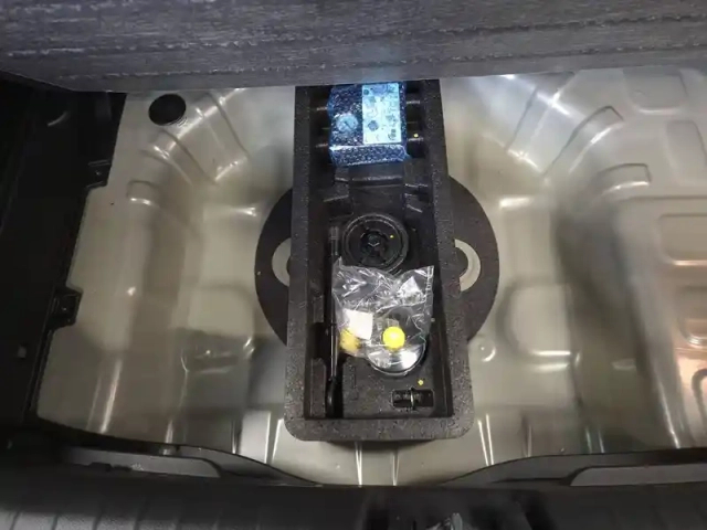Kia Stonic 1.0 t-gdi 100 ch dct7 — photo 22