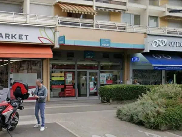 Local commercial 150 m²