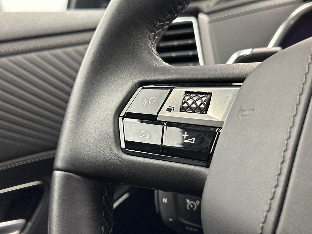 Ds Ds 7 crossback hybride rechargeable e-tense 360 eat8 4x4 performa — photo 17