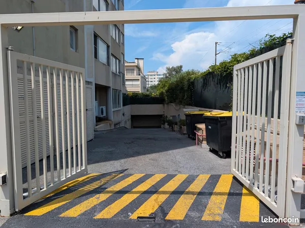 Garage fermé / Cros de Cagnes