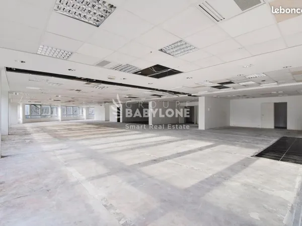 Bureau 1 779 m²