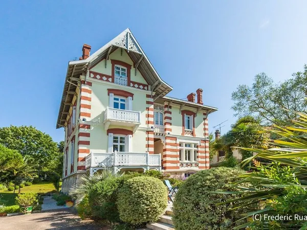 Maison individuelle 10 pièces 340 m²