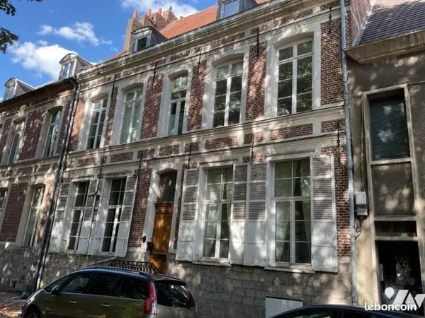 Maison 8 pièces 342 m²