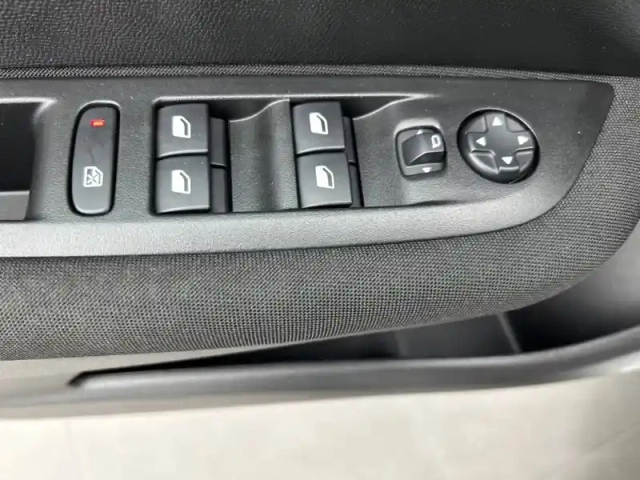 Peugeot 208 puretech 75 s&amp;s bvm5 — photo 55