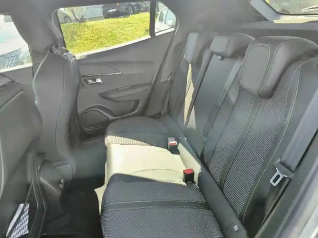 Peugeot 2008 electrique 54 kwh 156 ch — photo 32