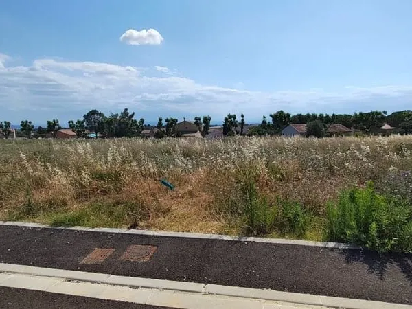 Terrain 624 m²