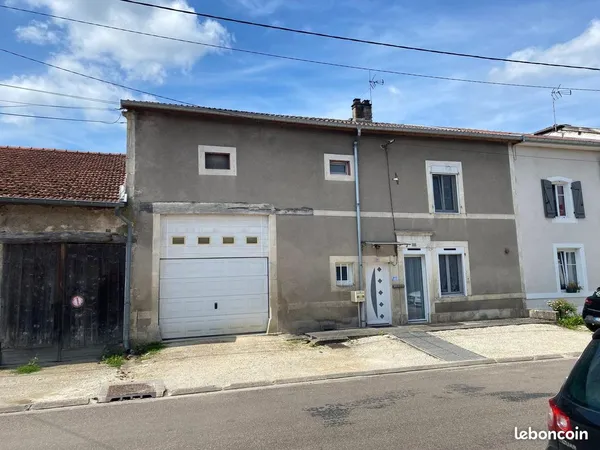 Maison 200 m² - 3 chambres - terrain 1175 m² - piscine