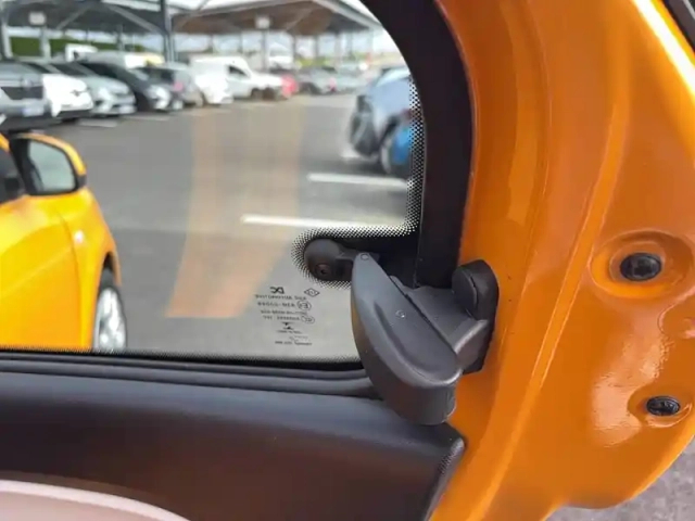 Renault Twingo iii sce 75 - 20 — photo 14