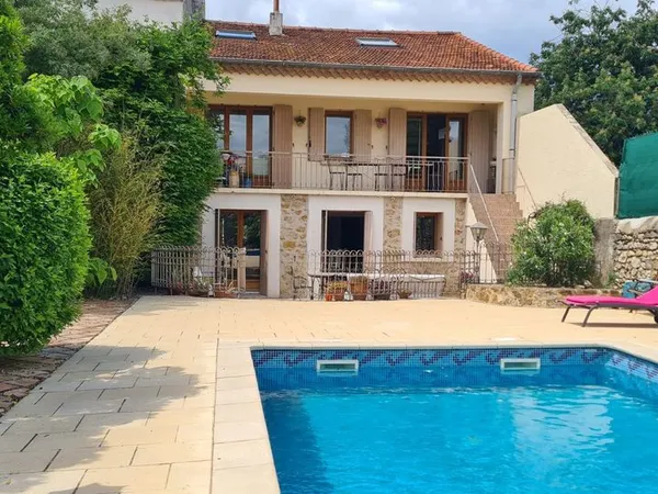 Maison 8 pièces 184 m²