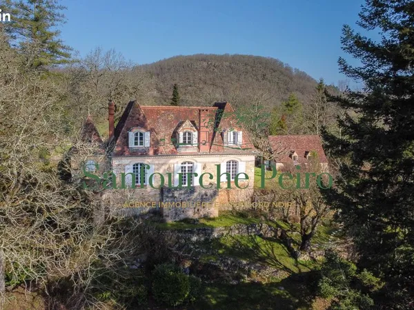 Propriété 7 pièces 196 m²