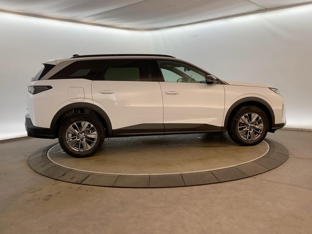Peugeot 5008 hybrid 145 ch e-dcs6 allure — photo 4