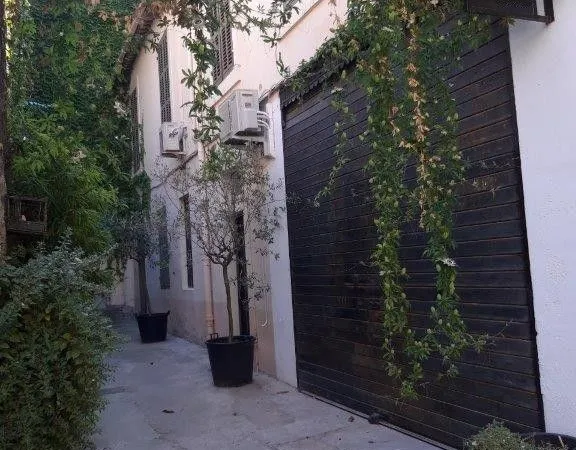 Studette rue Dragon vendue Louée