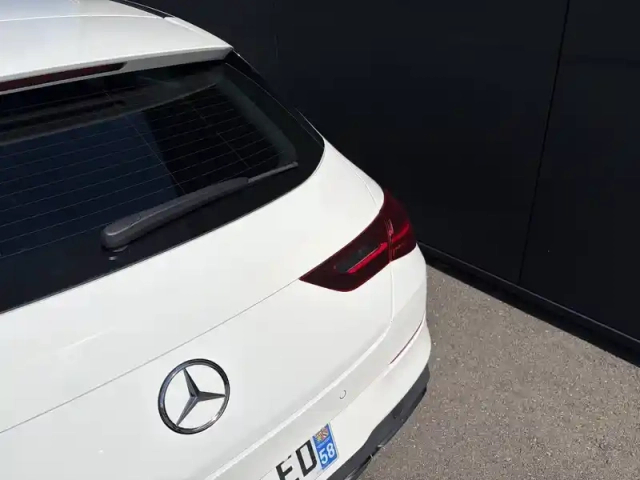 Mercedes Cla shooting brake 180 d 8g-dct — photo 11