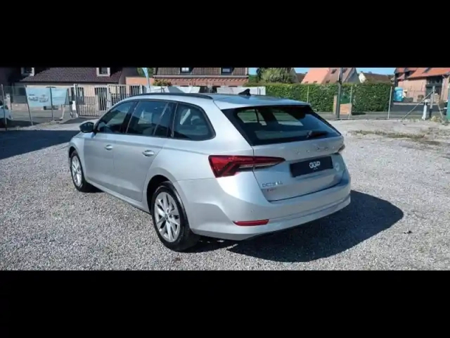 Skoda Octavia combi 2.0 tdi 150ch ambition dsg7 — photo 3