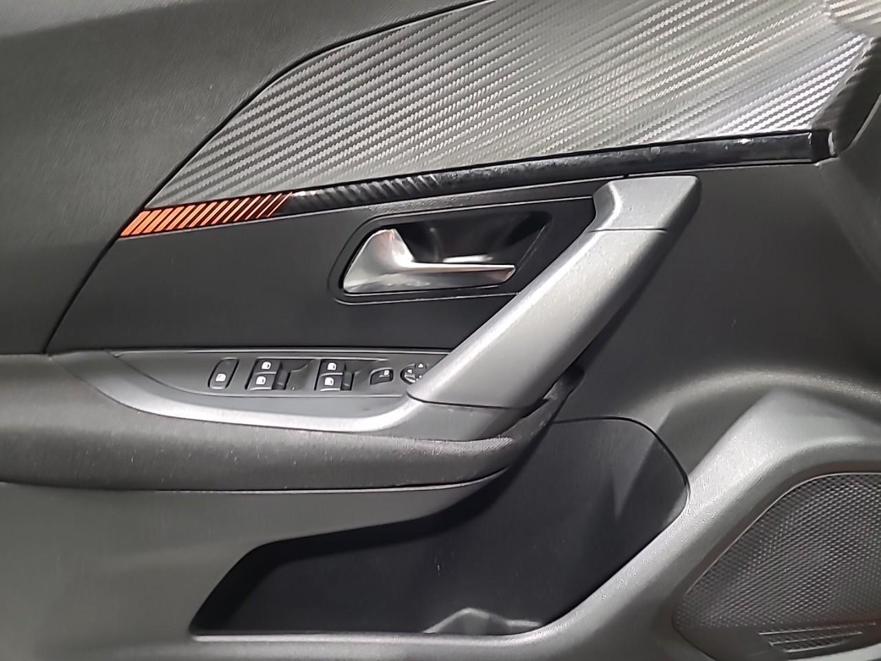 Peugeot 2008 puretech 100 s&s bvm6 active — photo 26