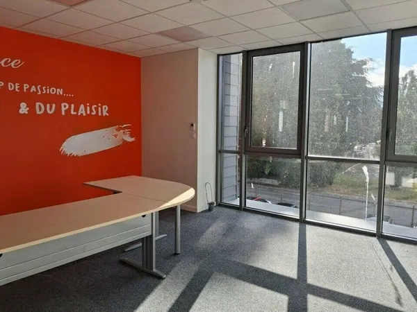 Bureau 185 m²