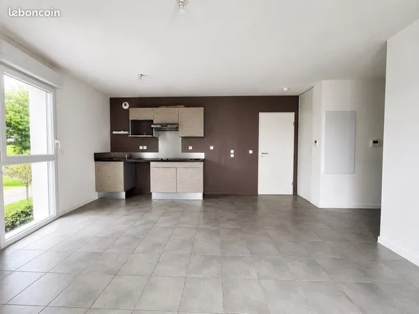 Vente Appartement T2 traversant 44 m² avec terrasse, balcon et parking - Bayonne