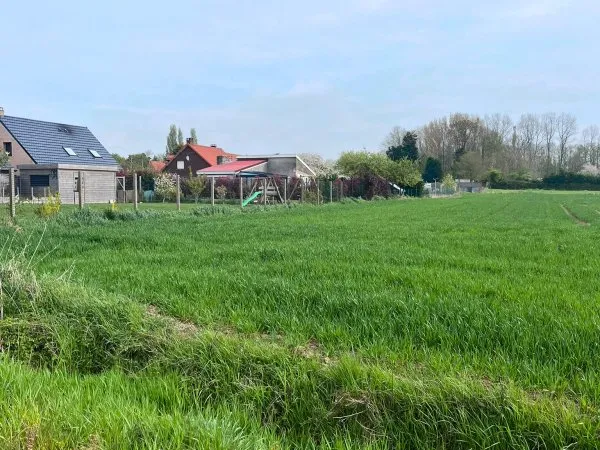 Terrain en individuel 606 m²