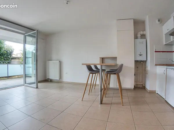 T2 quartier très calme - terrasse intimiste 7 m² - parking privatif sécurisé - Local vélos