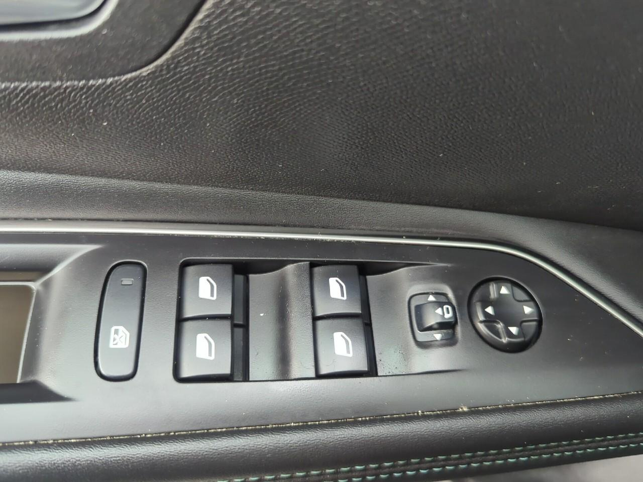 Peugeot 3008 puretech 130ch s&s eat8 allure pack — photo 35