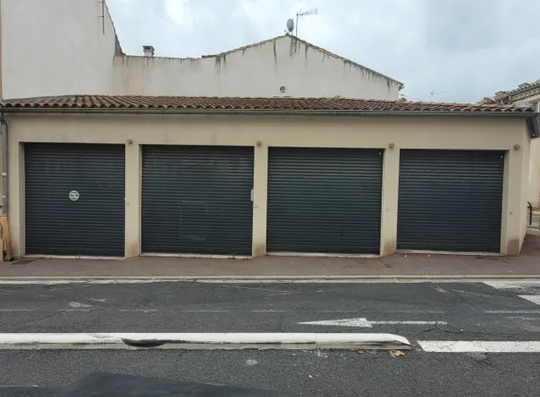 Garage 27 m²