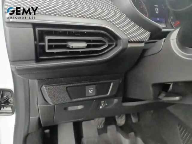 Dacia Sandero sce 65 - 22 — photo 17