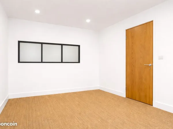 Bureau indépendant dans espace partagé à louer du lundi au vendredi