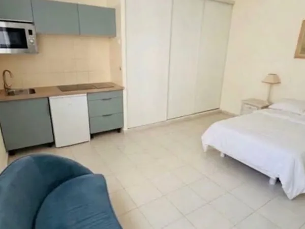 Studio 1 pièce 27 m²
