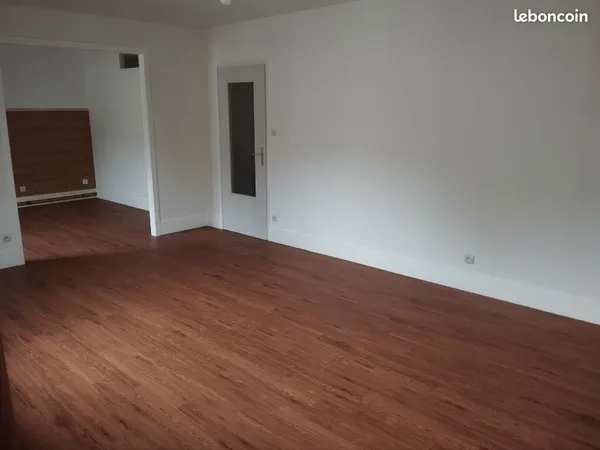 Appartement spacieux et clarteux 1er étage