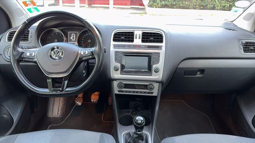 Volkswagen Polo 1.2 TSI 90 - Sportline – 2014 – 142090 km – Essence – Boîte Manuelle — photo 33