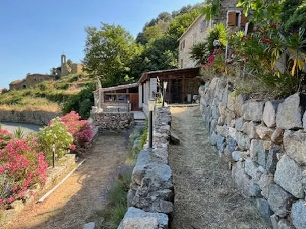Maison 2 pièces 180 m²