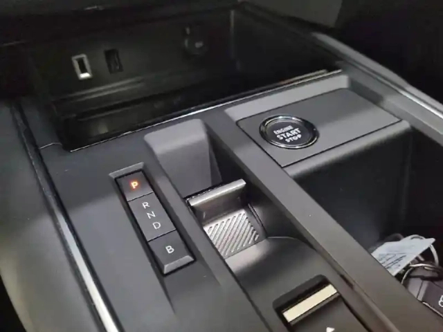 Citroën C5 Aircross hybride rechargeable 225 e-eat8 — photo 34