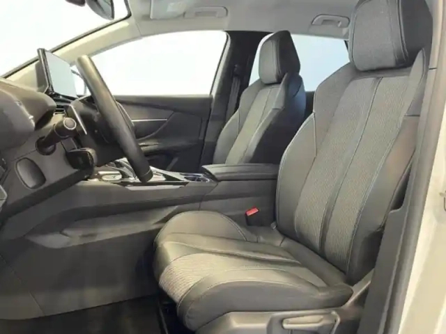 Peugeot 3008 1.2 puretech 130ch s&amp;s allure pack eat8 — photo 8