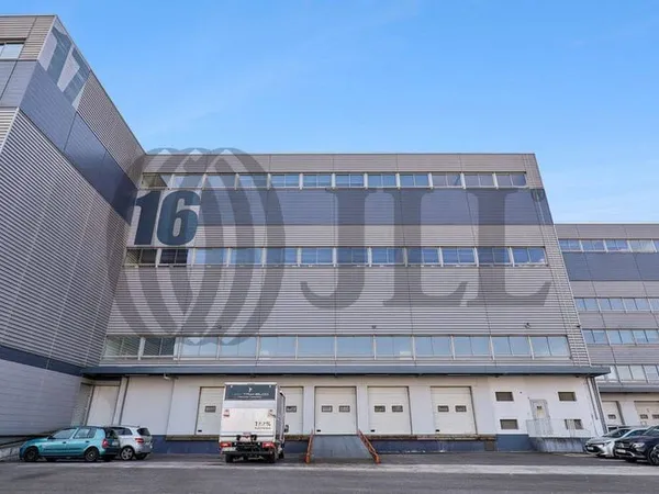 Entrepôt 18081 m²